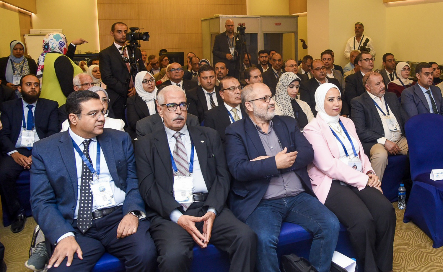وزير الموارد المائية والري يشارك في افتتاح ورشة آثار التغيرات المناخية على البنية التحتية الحضرية واستقرار المباني في مدينة الإسكندرية