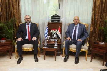 وفد يوناني رفيع المستوى يزور الهيئة العامة لميناء الإسكندرية لتعزيز التعاون في النقل البحري والسياحة البحرية
